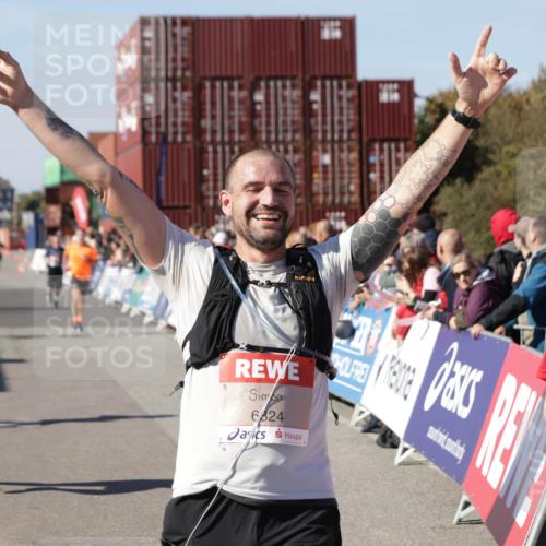03.10.2025 - Köhlbrandbrückenlauf Jannik Wohlers http://msf.ph/oto/9050755 03.10.2025 13:08:12 Ziel 4107, 4307, 4357, 4409, 4768, 5243, 5994, 6635, 6752, 6774, 6824 meine-sportfotos.de