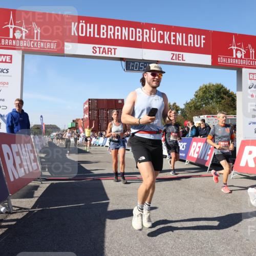 03.10.2025 - Köhlbrandbrückenlauf Lena Gebhardt http://msf.ph/oto/9050759 03.10.2025 13:05:43 Ziel 4062, 4066, 4133, 4161, 4278, 4290, 4296, 4332, 4384, 4467, 4564, 4599, 5468, 5676, 5964, 6281, 6631, 6642, 6786, 6787 meine-sportfotos.de