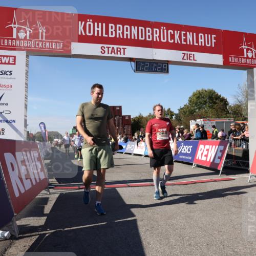 03.10.2025 - Köhlbrandbrückenlauf Lena Gebhardt http://msf.ph/oto/9050761 03.10.2025 13:21:29 Ziel 4367, 4379, 4838, 4917, 5149, 5458, 5483, 5506, 5725, 5871, 6040, 6132, 6186, 6221, 6675, 6676, 6679, 6802 meine-sportfotos.de