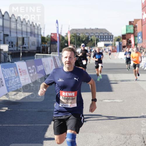03.10.2025 - Köhlbrandbrückenlauf Jannik Wohlers http://msf.ph/oto/9050763 03.10.2025 13:08:13 Ziel 4107, 4307, 4357, 4409, 4768, 5243, 5994, 6635, 6752, 6774, 6824 meine-sportfotos.de