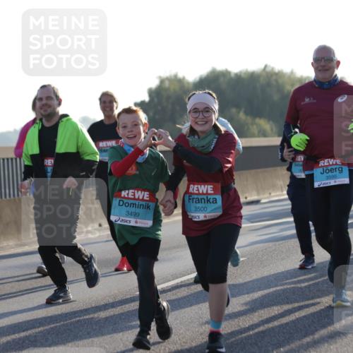 03.10.2025 - Köhlbrandbrückenlauf Jannik Wohlers http://msf.ph/oto/9050765 03.10.2025 09:18:53 Position 3 3499, 3500, 3595, 3435 meine-sportfotos.de
