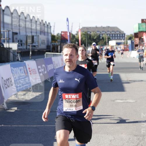 03.10.2025 - Köhlbrandbrückenlauf Jannik Wohlers http://msf.ph/oto/9050768 03.10.2025 13:08:13 Ziel 4107, 4307, 4357, 4409, 4768, 5243, 5994, 6635, 6752, 6774, 6824 meine-sportfotos.de