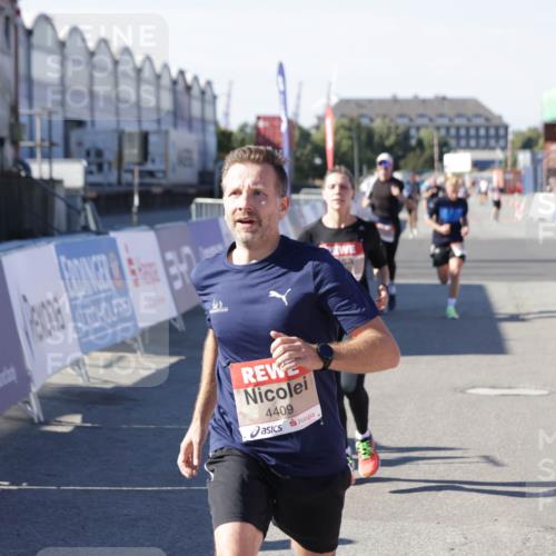 03.10.2025 - Köhlbrandbrückenlauf Jannik Wohlers http://msf.ph/oto/9050773 03.10.2025 13:08:14 Ziel 4107, 4307, 4357, 4409, 4768, 5243, 5804, 5994, 6635, 6752, 6774, 6824 meine-sportfotos.de