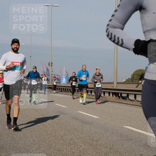 03.10.2025 - Köhlbrandbrückenlauf Fabian Wolf http://msf.ph/oto/9050786 03.10.2025 10:01:29 Position 3 3541, 3, 305 meine-sportfotos.de