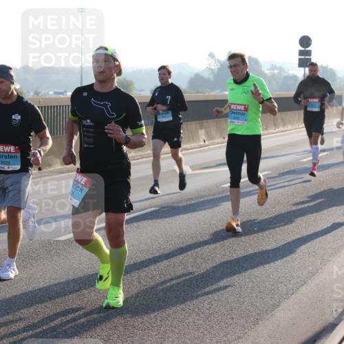 03.10.2025 - Köhlbrandbrückenlauf Lena Gebhardt http://msf.ph/oto/9050813 03.10.2025 09:14:27 Position 1 3629, 7, 3262, 809 meine-sportfotos.de