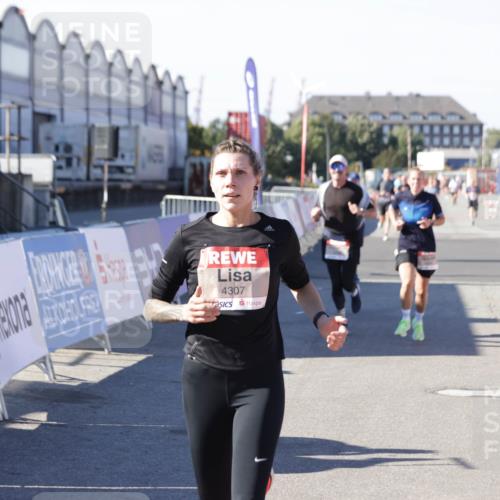 03.10.2025 - Köhlbrandbrückenlauf Jannik Wohlers http://msf.ph/oto/9050814 03.10.2025 13:08:14 Ziel 4107, 4307, 4357, 4409, 4768, 5243, 5804, 5994, 6635, 6752, 6774, 6824 meine-sportfotos.de