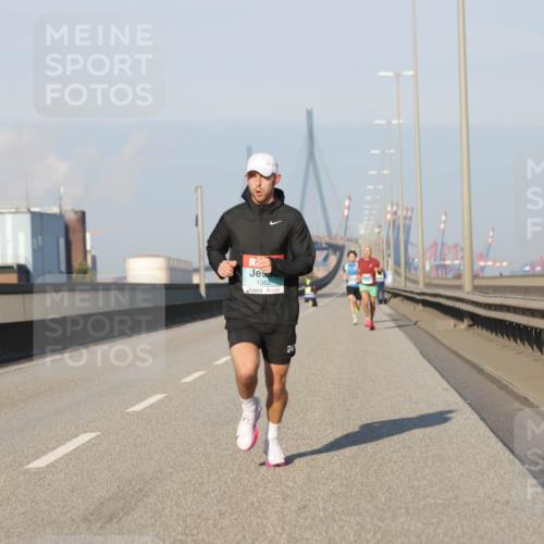 03.10.2025 - Köhlbrandbrückenlauf Jannik Wohlers http://msf.ph/oto/9050820 03.10.2025 09:36:55 Position 3 1062 meine-sportfotos.de