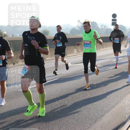 03.10.2025 - Köhlbrandbrückenlauf Lena Gebhardt http://msf.ph/oto/9050824 03.10.2025 09:14:27 Position 1 3629, 3262 meine-sportfotos.de