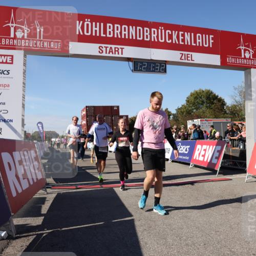 03.10.2025 - Köhlbrandbrückenlauf Lena Gebhardt http://msf.ph/oto/9050829 03.10.2025 13:21:32 Ziel 4367, 4379, 4838, 4913, 4917, 5149, 5458, 5483, 5506, 5725, 5871, 6040, 6132, 6186, 6221, 6675, 6676, 6679, 6802 meine-sportfotos.de