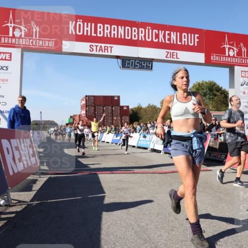 03.10.2025 - Köhlbrandbrückenlauf Lena Gebhardt http://msf.ph/oto/9050832 03.10.2025 13:05:44 Ziel 4066, 4133, 4278, 4290, 4296, 4332, 4335, 4336, 4413, 4467, 4564, 4599, 5468, 5676, 5964, 6281, 6631, 6642, 6786, 6787 meine-sportfotos.de