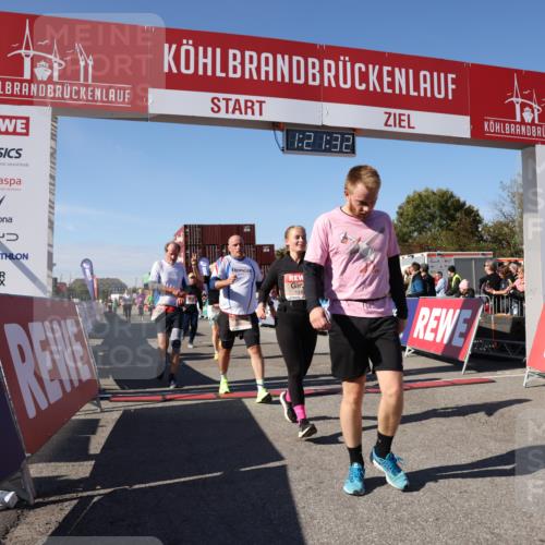 03.10.2025 - Köhlbrandbrückenlauf Lena Gebhardt http://msf.ph/oto/9050846 03.10.2025 13:21:33 Ziel 4367, 4913, 4917, 5149, 5458, 5483, 5506, 5725, 5871, 6040, 6132, 6186, 6221, 6675, 6676, 6679, 6802 meine-sportfotos.de