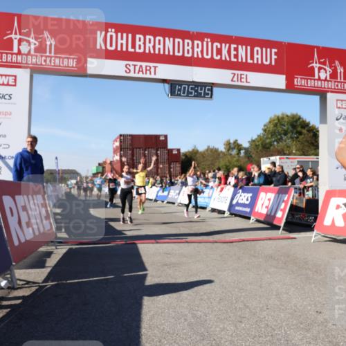 03.10.2025 - Köhlbrandbrückenlauf Lena Gebhardt http://msf.ph/oto/9050852 03.10.2025 13:05:45 Ziel 4066, 4133, 4278, 4290, 4296, 4332, 4335, 4336, 4413, 4467, 4564, 4599, 4643, 5676, 5964, 6281, 6631, 6642, 6786, 6787 meine-sportfotos.de