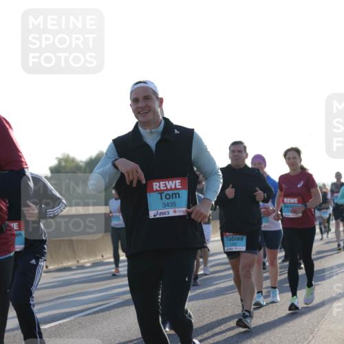 03.10.2025 - Köhlbrandbrückenlauf Jannik Wohlers http://msf.ph/oto/9050856 03.10.2025 09:18:55 Position 3 3595, 3435, 1492 meine-sportfotos.de