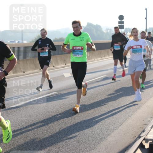 03.10.2025 - Köhlbrandbrückenlauf Lena Gebhardt http://msf.ph/oto/9050857 03.10.2025 09:14:27 Position 1 3262, 3715 meine-sportfotos.de
