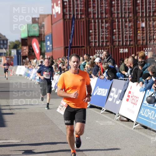 03.10.2025 - Köhlbrandbrückenlauf Jannik Wohlers http://msf.ph/oto/9050859 03.10.2025 13:08:16 Ziel 4107, 4307, 4409, 4768, 5243, 5804, 5994, 6021, 6569, 6635, 6752, 6774, 6824 meine-sportfotos.de