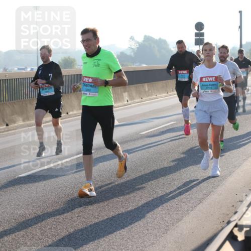 03.10.2025 - Köhlbrandbrückenlauf Lena Gebhardt http://msf.ph/oto/9050862 03.10.2025 09:14:27 Position 1 7, 3262, 3715 meine-sportfotos.de