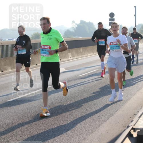 03.10.2025 - Köhlbrandbrückenlauf Lena Gebhardt http://msf.ph/oto/9050865 03.10.2025 09:14:27 Position 1 7, 3262, 3715 meine-sportfotos.de