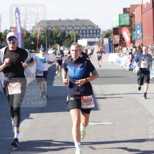 03.10.2025 - Köhlbrandbrückenlauf Jannik Wohlers http://msf.ph/oto/9050874 03.10.2025 13:08:17 Ziel 4107, 4307, 4409, 4768, 5243, 5804, 5994, 6021, 6569, 6752, 6774, 6824 meine-sportfotos.de