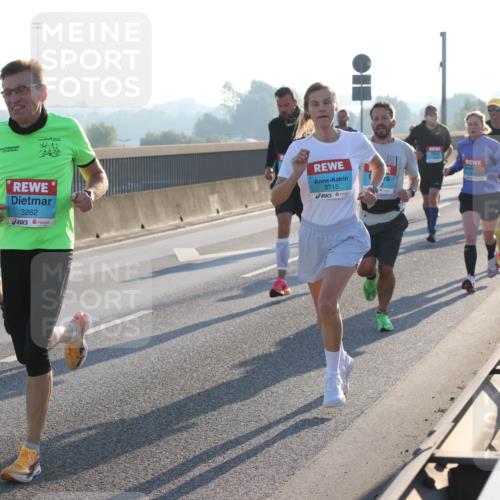 03.10.2025 - Köhlbrandbrückenlauf Lena Gebhardt http://msf.ph/oto/9050881 03.10.2025 09:14:28 Position 1 3262, 3715 meine-sportfotos.de