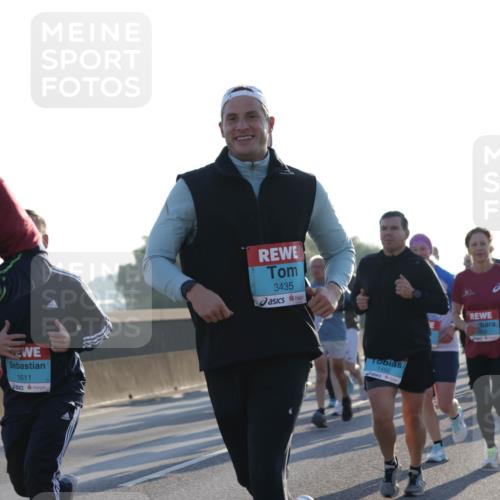 03.10.2025 - Köhlbrandbrückenlauf Jannik Wohlers http://msf.ph/oto/9050883 03.10.2025 09:18:55 Position 3 3595, 1611, 3435, 1492 meine-sportfotos.de