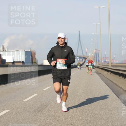 03.10.2025 - Köhlbrandbrückenlauf Jannik Wohlers http://msf.ph/oto/9050888 03.10.2025 09:36:56 Position 3 1062, 24 meine-sportfotos.de