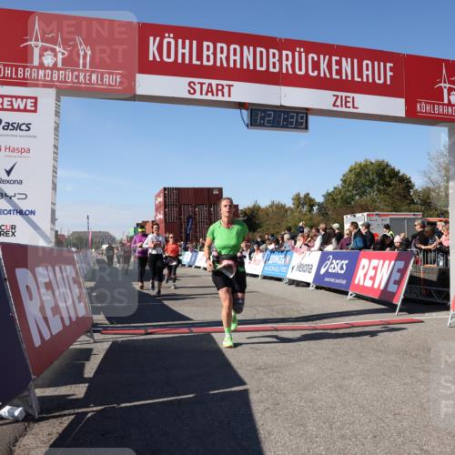 03.10.2025 - Köhlbrandbrückenlauf Lena Gebhardt http://msf.ph/oto/9050892 03.10.2025 13:21:39 Ziel 4367, 4519, 4913, 4979, 5149, 5345, 5458, 5871, 5894, 5895, 5901, 6132, 6186, 6662 meine-sportfotos.de
