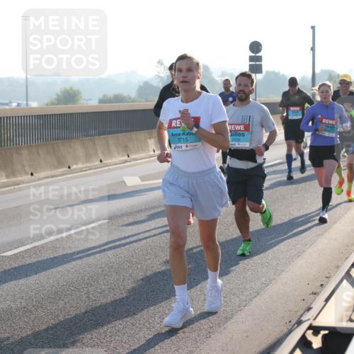 03.10.2025 - Köhlbrandbrückenlauf Lena Gebhardt http://msf.ph/oto/9050894 03.10.2025 09:14:28 Position 1 3715, 2933 meine-sportfotos.de