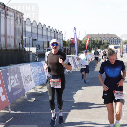 03.10.2025 - Köhlbrandbrückenlauf Jannik Wohlers http://msf.ph/oto/9050901 03.10.2025 13:08:18 Ziel 4307, 4409, 4768, 5243, 5804, 5994, 6021, 6569, 6774, 6824 meine-sportfotos.de