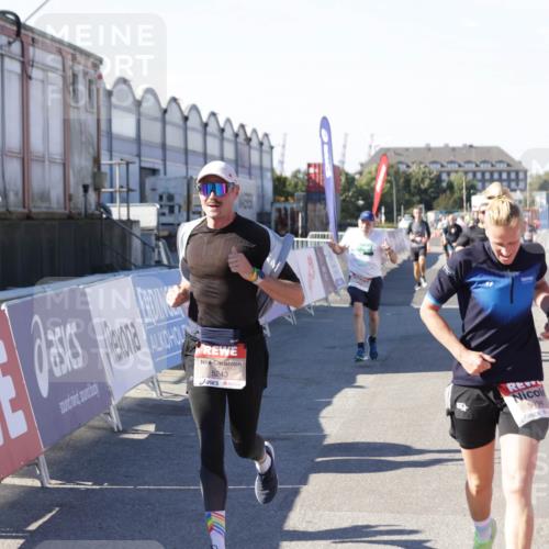 03.10.2025 - Köhlbrandbrückenlauf Jannik Wohlers http://msf.ph/oto/9050919 03.10.2025 13:08:18 Ziel 4307, 4409, 4768, 5243, 5804, 5994, 6021, 6569, 6774, 6824 meine-sportfotos.de