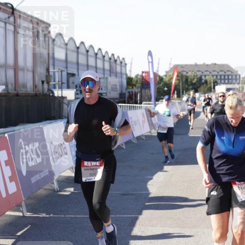 03.10.2025 - Köhlbrandbrückenlauf Jannik Wohlers http://msf.ph/oto/9050931 03.10.2025 13:08:18 Ziel 4307, 4409, 4768, 5243, 5804, 5994, 6021, 6569, 6774, 6824 meine-sportfotos.de