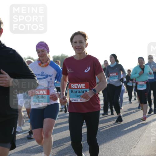 03.10.2025 - Köhlbrandbrückenlauf Jannik Wohlers http://msf.ph/oto/9050934 03.10.2025 09:18:57 Position 3 1492, 41, 29, 2012, 1640, 1707 meine-sportfotos.de