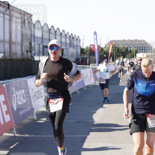03.10.2025 - Köhlbrandbrückenlauf Jannik Wohlers http://msf.ph/oto/9050935 03.10.2025 13:08:18 Ziel 4307, 4409, 4768, 5243, 5804, 5994, 6021, 6569, 6774, 6824 meine-sportfotos.de