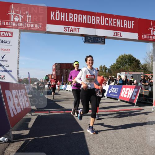03.10.2025 - Köhlbrandbrückenlauf Lena Gebhardt http://msf.ph/oto/9050941 03.10.2025 13:21:42 Ziel 4064, 4067, 4139, 4367, 4519, 4843, 4913, 4979, 5329, 5345, 5458, 5894, 5895, 5901, 5981, 6132, 6186, 6662 meine-sportfotos.de
