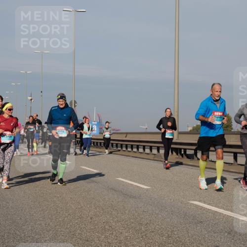 03.10.2025 - Köhlbrandbrückenlauf Fabian Wolf http://msf.ph/oto/9050942 03.10.2025 10:01:33 Position 3 3676, 242 meine-sportfotos.de