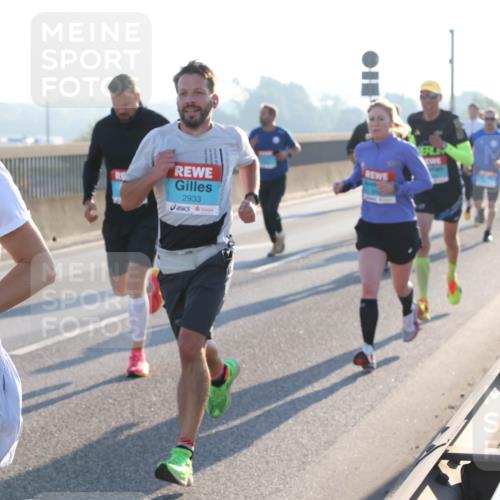 03.10.2025 - Köhlbrandbrückenlauf Lena Gebhardt http://msf.ph/oto/9050944 03.10.2025 09:14:29 Position 1 3715, 2933 meine-sportfotos.de