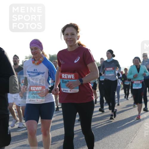 03.10.2025 - Köhlbrandbrückenlauf Jannik Wohlers http://msf.ph/oto/9050945 03.10.2025 09:18:57 Position 3 1492, 41, 29, 2012, 1640 meine-sportfotos.de