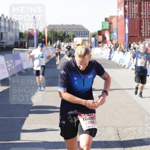 03.10.2025 - Köhlbrandbrückenlauf Jannik Wohlers http://msf.ph/oto/9050949 03.10.2025 13:08:19 Ziel 4307, 4409, 4768, 5243, 5804, 5994, 6021, 6569, 6774, 6824 meine-sportfotos.de