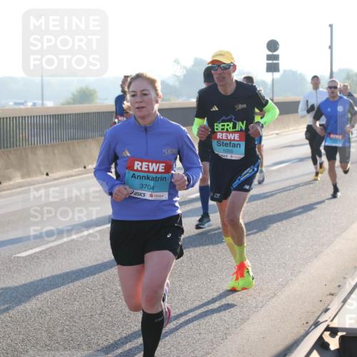 03.10.2025 - Köhlbrandbrückenlauf Lena Gebhardt http://msf.ph/oto/9050961 03.10.2025 09:14:30 Position 1 3704, 50, 1055 meine-sportfotos.de