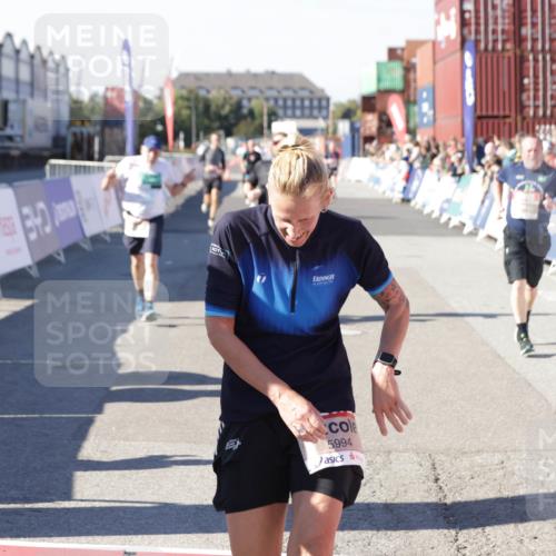 03.10.2025 - Köhlbrandbrückenlauf Jannik Wohlers http://msf.ph/oto/9050965 03.10.2025 13:08:19 Ziel 4307, 4409, 4768, 5243, 5804, 5994, 6021, 6569, 6774, 6824 meine-sportfotos.de