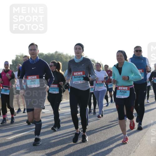 03.10.2025 - Köhlbrandbrückenlauf Jannik Wohlers http://msf.ph/oto/9050979 03.10.2025 09:18:58 Position 3 1439, 1603, 1438, 2749, 1337 meine-sportfotos.de