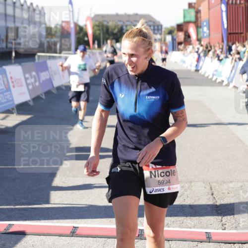 03.10.2025 - Köhlbrandbrückenlauf Jannik Wohlers http://msf.ph/oto/9050985 03.10.2025 13:08:19 Ziel 4307, 4409, 4768, 5243, 5804, 5994, 6021, 6569, 6774, 6824 meine-sportfotos.de