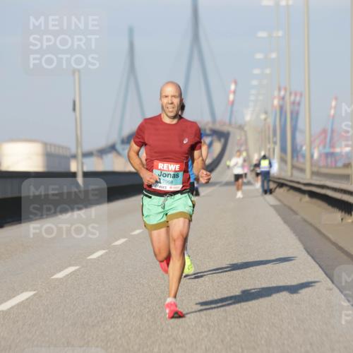 03.10.2025 - Köhlbrandbrückenlauf Jannik Wohlers http://msf.ph/oto/9050988 03.10.2025 09:37:02 Position 3 2968 meine-sportfotos.de