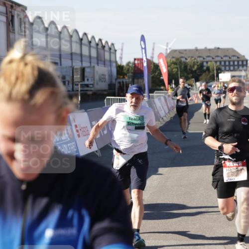 03.10.2025 - Köhlbrandbrückenlauf Jannik Wohlers http://msf.ph/oto/9051012 03.10.2025 13:08:21 Ziel 4307, 4409, 4768, 5243, 5804, 5994, 6021, 6369, 6569 meine-sportfotos.de