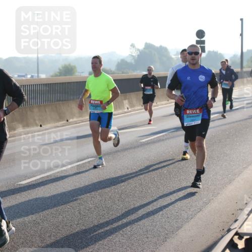 03.10.2025 - Köhlbrandbrückenlauf Lena Gebhardt http://msf.ph/oto/9051024 03.10.2025 09:14:32 Position 1 3288, 2937 meine-sportfotos.de