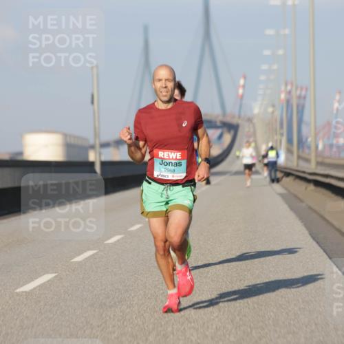 03.10.2025 - Köhlbrandbrückenlauf Jannik Wohlers http://msf.ph/oto/9051028 03.10.2025 09:37:03 Position 3 2968 meine-sportfotos.de