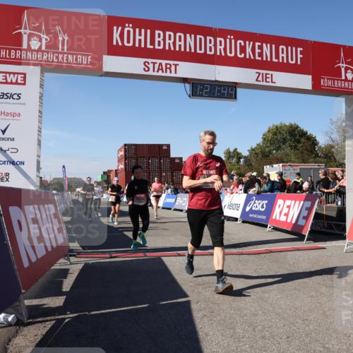 03.10.2025 - Köhlbrandbrückenlauf Lena Gebhardt http://msf.ph/oto/9051035 03.10.2025 13:21:45 Ziel 4064, 4067, 4139, 4519, 4843, 4913, 4979, 5329, 5345, 5894, 5895, 5901, 5981, 6532, 6662 meine-sportfotos.de