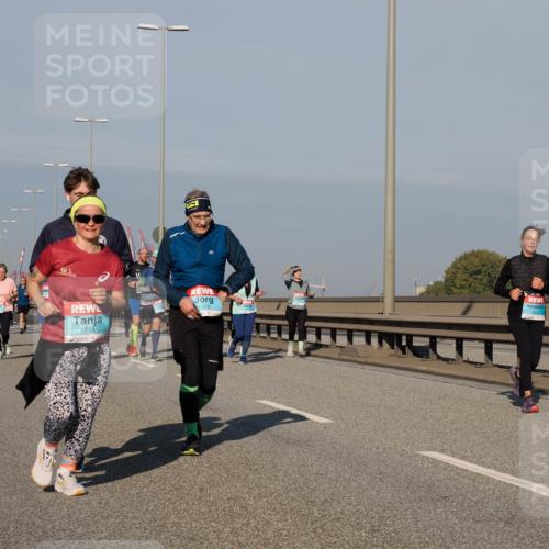 03.10.2025 - Köhlbrandbrückenlauf Fabian Wolf http://msf.ph/oto/9051042 03.10.2025 10:01:35 Position 3 1751, 1576, 1615 meine-sportfotos.de
