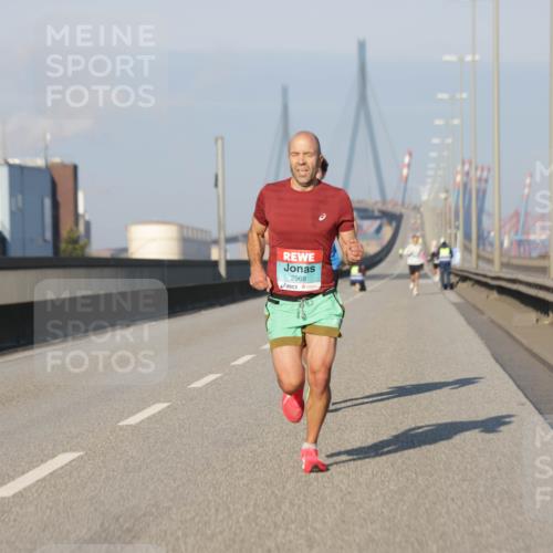 03.10.2025 - Köhlbrandbrückenlauf Jannik Wohlers http://msf.ph/oto/9051055 03.10.2025 09:37:03 Position 3 2968 meine-sportfotos.de