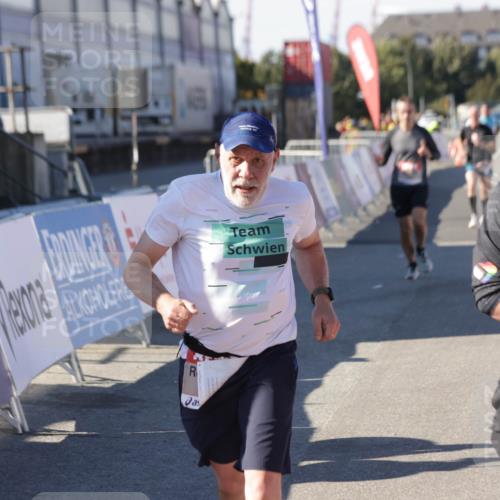 03.10.2025 - Köhlbrandbrückenlauf Jannik Wohlers http://msf.ph/oto/9051059 03.10.2025 13:08:22 Ziel 4307, 4409, 4768, 5243, 5804, 5994, 6021, 6369, 6569 meine-sportfotos.de