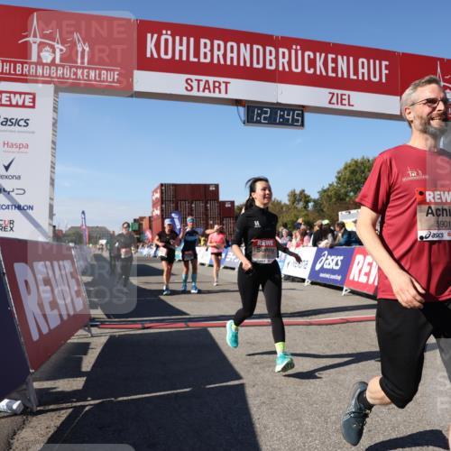 03.10.2025 - Köhlbrandbrückenlauf Lena Gebhardt http://msf.ph/oto/9051061 03.10.2025 13:21:46 Ziel 4064, 4067, 4139, 4519, 4843, 4913, 4979, 5329, 5345, 5894, 5895, 5901, 5981, 6532, 6662 meine-sportfotos.de